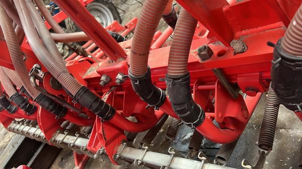 Grote foto kuhn zaaibalk met verdeler en 24 kouters 3 meter agrarisch zaaimachines