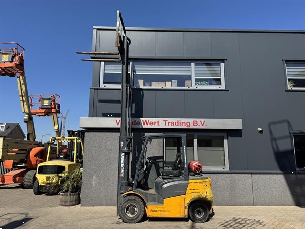 Grote foto jungheinrich tfg 425 triplo 430 freelift sideshift lpg 2014 agrarisch heftrucks