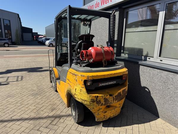 Grote foto jungheinrich tfg 425 triplo 430 freelift sideshift lpg 2014 agrarisch heftrucks