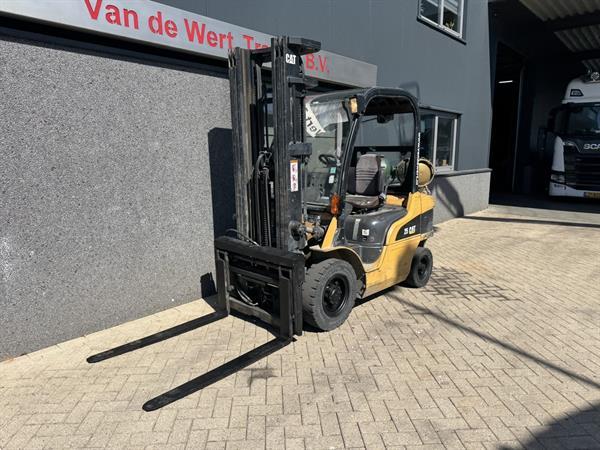 Grote foto caterpillar gp25n triplo 550 freelift sideshift vorkversteller lpg 2007 agrarisch heftrucks