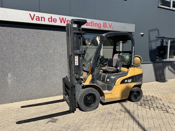 Grote foto caterpillar gp25n triplo 550 freelift sideshift vorkversteller lpg 2007 agrarisch heftrucks