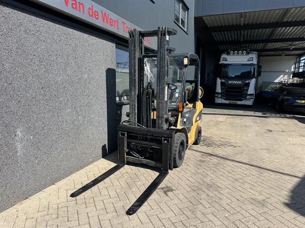 Grote foto caterpillar gp25n triplo 550 freelift sideshift vorkversteller lpg 2007 agrarisch heftrucks