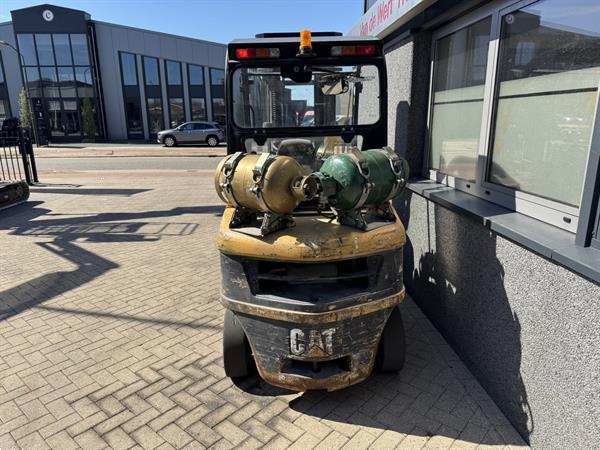 Grote foto caterpillar gp25n triplo 550 freelift sideshift vorkversteller lpg 2007 agrarisch heftrucks
