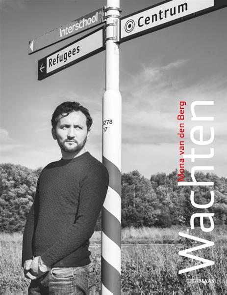 Grote foto wachten boeken politiek en maatschappij
