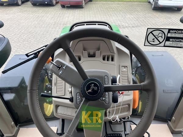 Grote foto john deere 6090m 691710 agrarisch tractoren