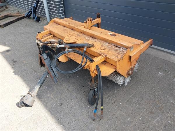 Grote foto bema front veegmachine rolbezem 155 cm breed agrarisch algemeen