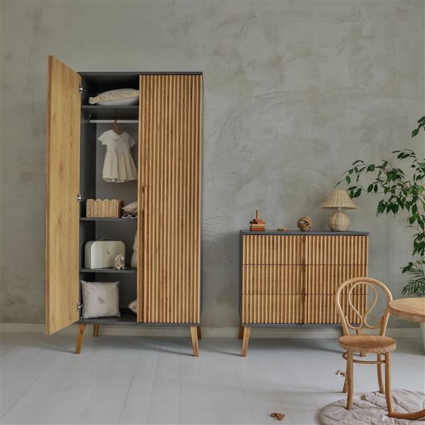 Grote foto commode bambi mundo emerald opt. verzorgingtafel emerald front emerald eiken kinderen en baby complete kinderkamers