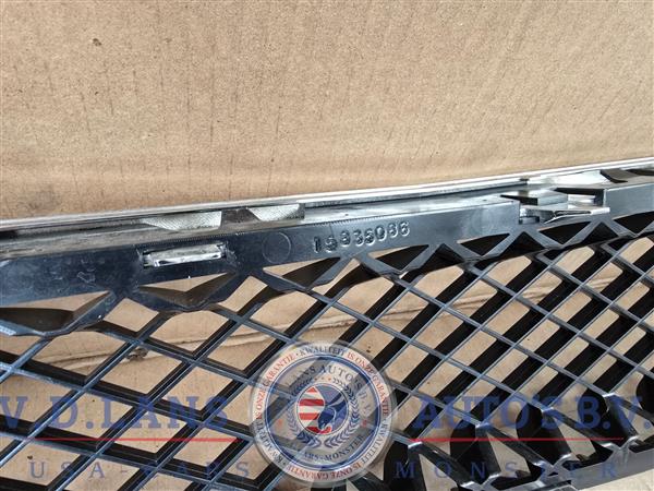 Grote foto chevrolet suburban avalanche tahoe ondergrille oem 15835084 auto onderdelen overige auto onderdelen