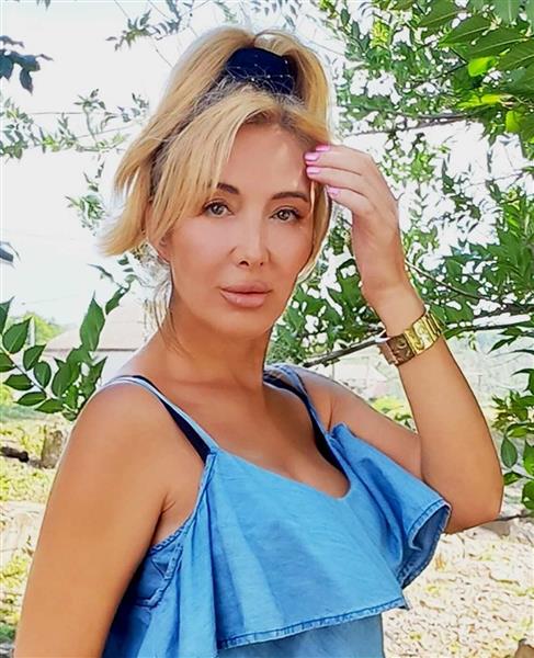 Grote foto mammie zoekt leuke kerel contacten en berichten vrouw zoekt man