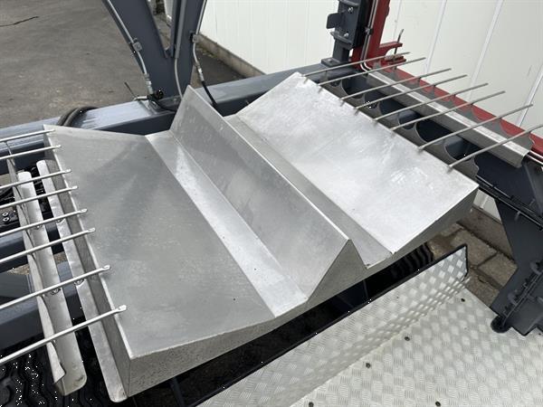 Grote foto vdr oogstband voor bloemen met platform agrarisch aanhangwagens