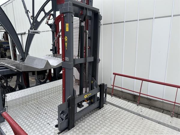 Grote foto vdr oogstband voor bloemen met platform agrarisch aanhangwagens