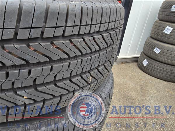 Grote foto gmc sierra velgen met bridgestone alenza banden 275 60 r20 auto onderdelen overige auto onderdelen