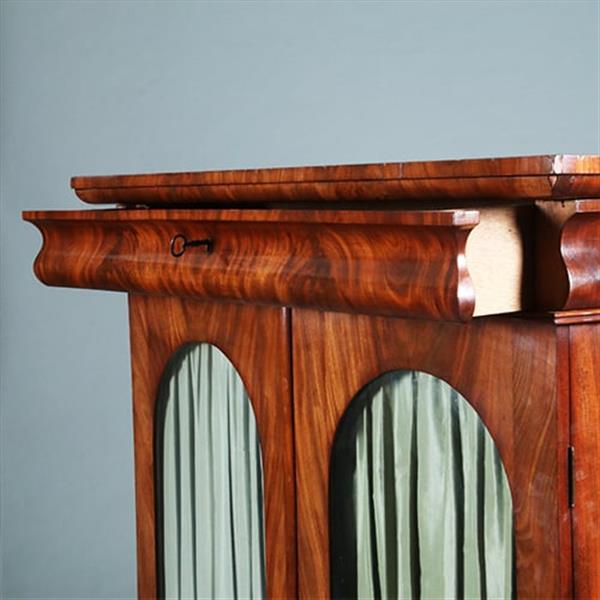 Grote foto biedermeier boekenkastje met getoogde ruiten uitneembare bespanning ca 1830 mahonie no.280320 antiek en kunst stoelen en banken