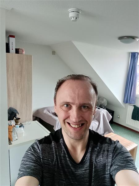 Grote foto man zoek vrouw contacten en berichten man zoekt vrouw