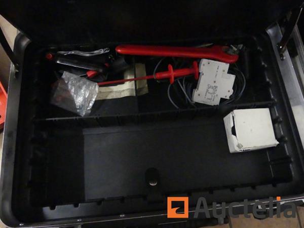 Grote foto 2 dozen met handgereedschap doe het zelf en verbouw gereedschappen en machines