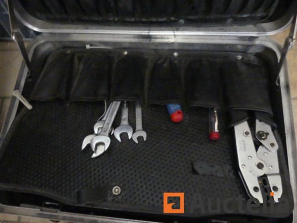 Grote foto 2 dozen met handgereedschap doe het zelf en verbouw gereedschappen en machines