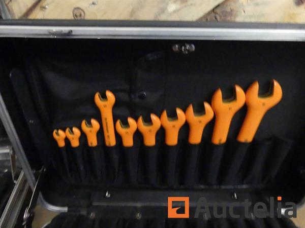 Grote foto koffer met handgereedschap doe het zelf en verbouw gereedschappen en machines