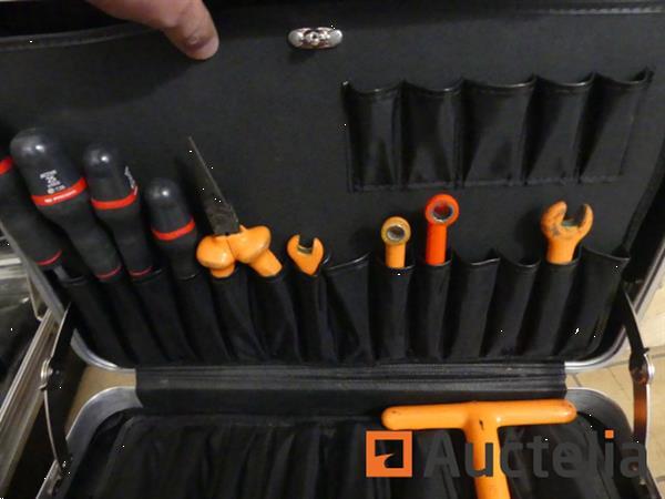 Grote foto koffer met handgereedschap doe het zelf en verbouw gereedschappen en machines