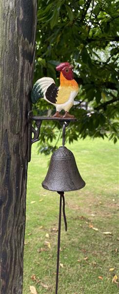 Grote foto deurbel haan gekleurd gietijzer db139k tuin en terras tuindecoratie