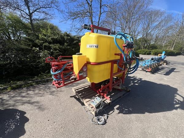 Grote foto beijne spuit 18 meter agrarisch onkruidbestrijding