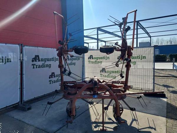 Grote foto kuhn schudder agrarisch harken