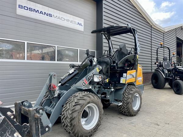 Grote foto giant g2300 x tra hd minishovel demo 2024 80 uur agrarisch shovels