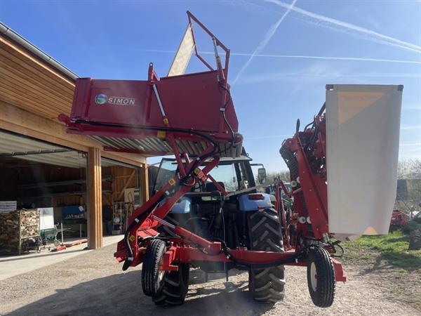 Grote foto simon s3b wortelrooier tractor gemonteerd enkelrijig met trechter agrarisch oogstmachines