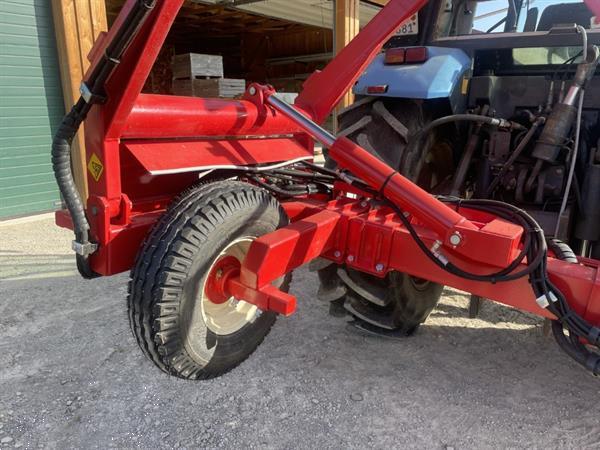 Grote foto simon s3b wortelrooier tractor gemonteerd enkelrijig met trechter agrarisch oogstmachines