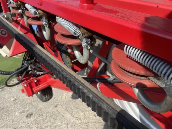 Grote foto simon s3b wortelrooier tractor gemonteerd enkelrijig met trechter agrarisch oogstmachines