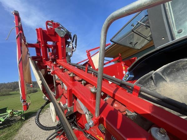 Grote foto simon s3b wortelrooier tractor gemonteerd enkelrijig met trechter agrarisch oogstmachines