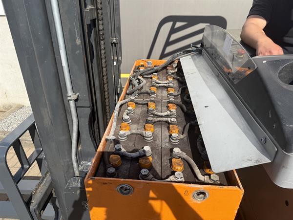 Grote foto vs 22151 reachtruck fm x14 bj2015 9.200mm sideshift doe het zelf en verbouw hefwerktuigen