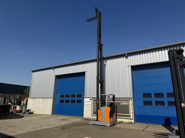 Grote foto vs 22151 reachtruck fm x14 bj2015 9.200mm sideshift doe het zelf en verbouw hefwerktuigen