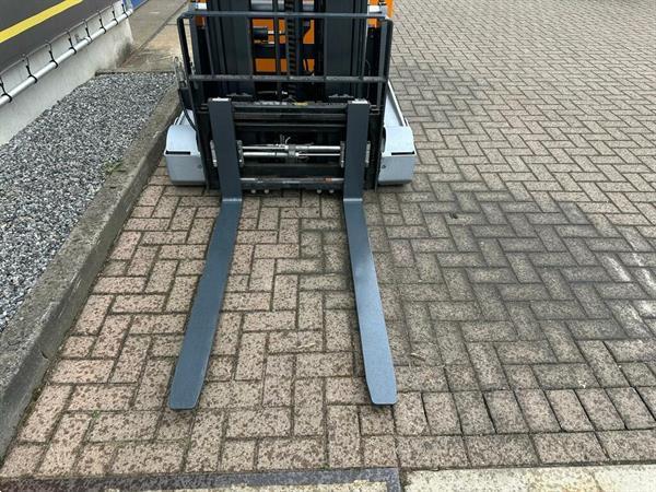 Grote foto vs 22153 reachtruck fmx14 bj2019 6.200 mm sideshift doe het zelf en verbouw hefwerktuigen