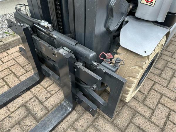 Grote foto vs 22169 elektrische triplex heftruck still rx60 25 bj2018 agrarisch heftrucks