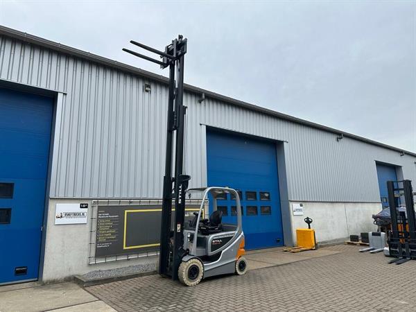 Grote foto vs 22169 elektrische triplex heftruck still rx60 25 bj2018 agrarisch heftrucks