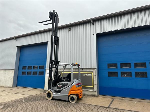 Grote foto vs 22169 elektrische triplex heftruck still rx60 25 bj2018 agrarisch heftrucks