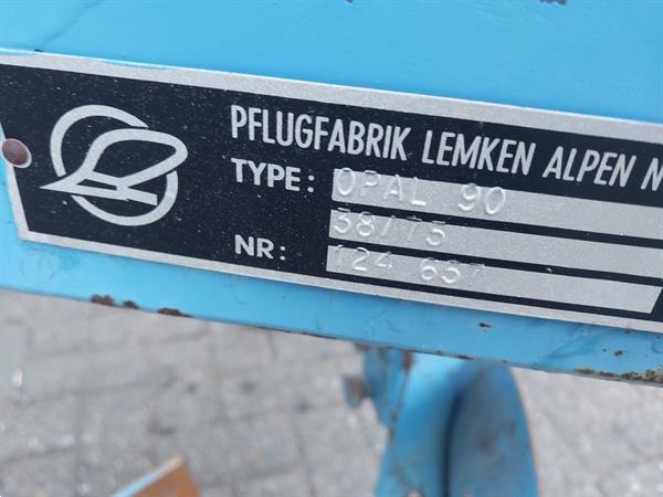 Grote foto lemken opal 90 3 schaar ploeg met wiel agrarisch ploegen