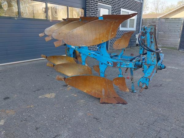 Grote foto lemken opal 90 3 schaar ploeg met wiel agrarisch ploegen