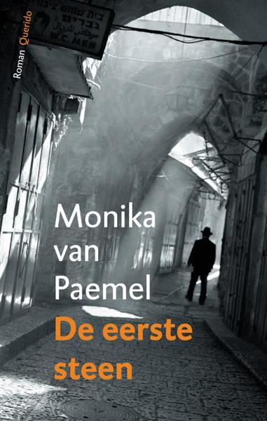 Grote foto de eerste steen boeken overige boeken