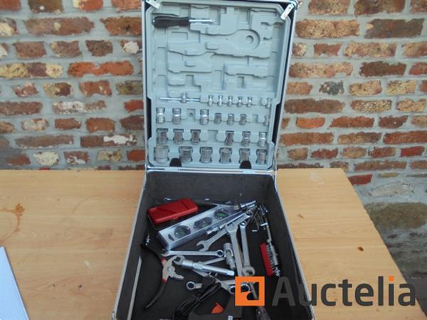 Grote foto koffer met doppen en gereedschap doe het zelf en verbouw gereedschappen en machines