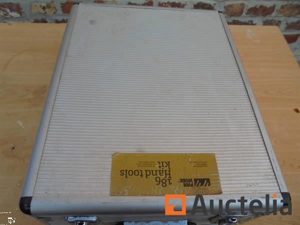 Grote foto koffer met doppen en gereedschap doe het zelf en verbouw gereedschappen en machines