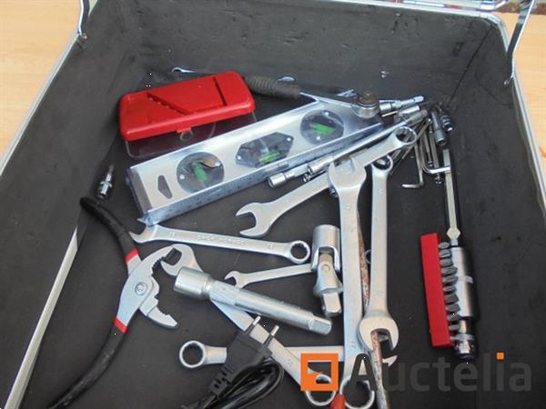 Grote foto koffer met doppen en gereedschap doe het zelf en verbouw gereedschappen en machines