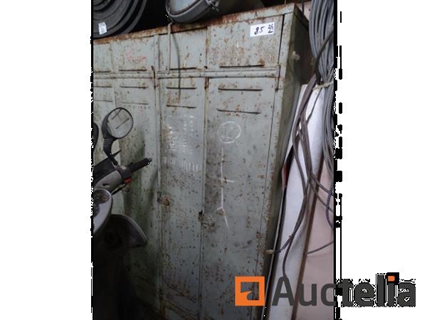 Grote foto metalen kast spot agrarisch oogstmachines