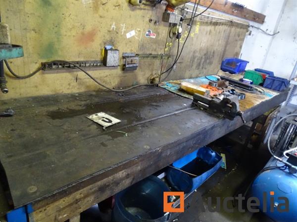 Grote foto houten werkbank en zijn inhoud tuin en terras overige tuin en terras