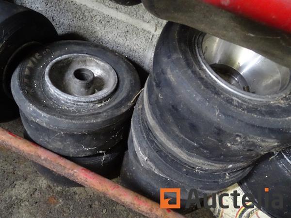 Grote foto 80 kartbanden met opbergplank agrarisch wielen