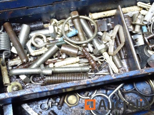Grote foto metalen koffer met diverse bevestigingsmiddelen tas met zelfborende houtdraadschroeven doe het zelf en verbouw onderdelen en accessoires