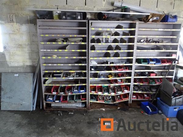 Grote foto 3 metalen planken met inhoud doe het zelf en verbouw hefwerktuigen