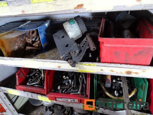Grote foto 3 metalen planken met inhoud doe het zelf en verbouw hefwerktuigen