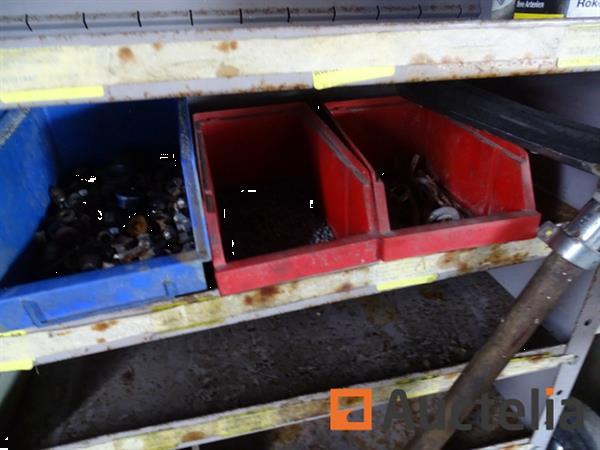 Grote foto 3 metalen planken met inhoud doe het zelf en verbouw hefwerktuigen