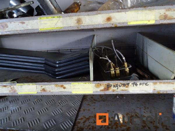 Grote foto 3 metalen planken met inhoud doe het zelf en verbouw hefwerktuigen